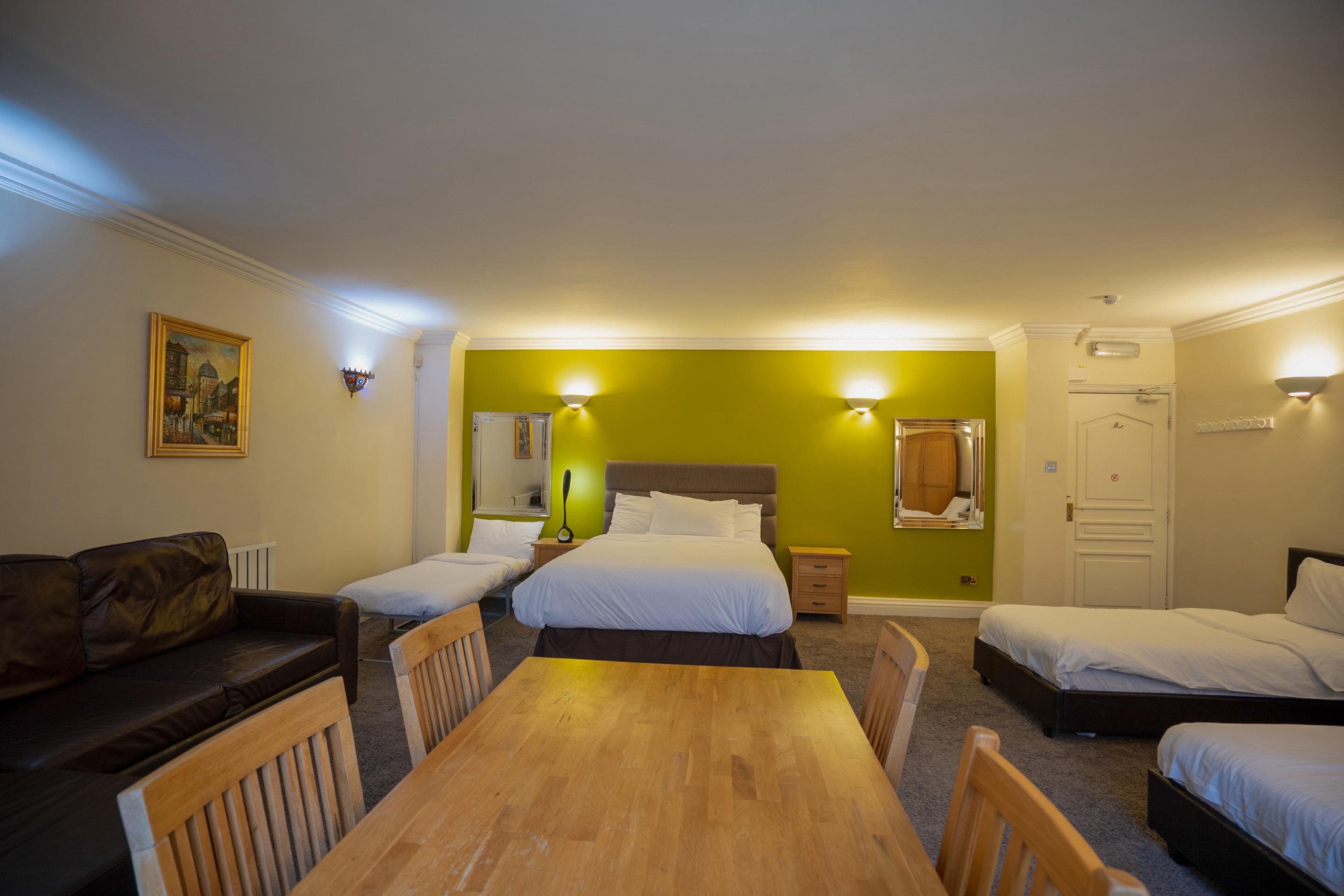 Oyo Oakcroft Guest House Manchester Airport Ringway エクステリア 写真