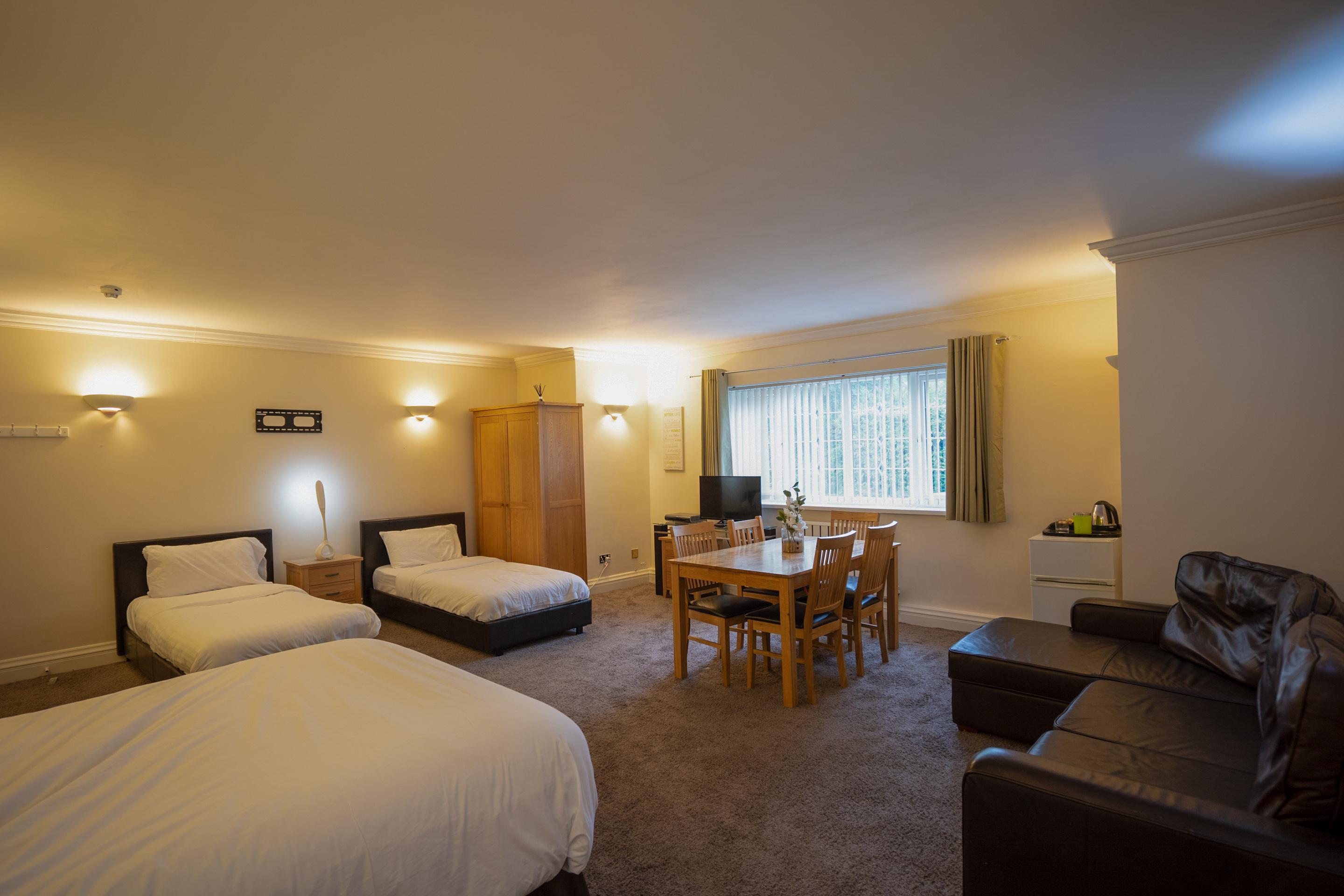 Oyo Oakcroft Guest House Manchester Airport Ringway エクステリア 写真