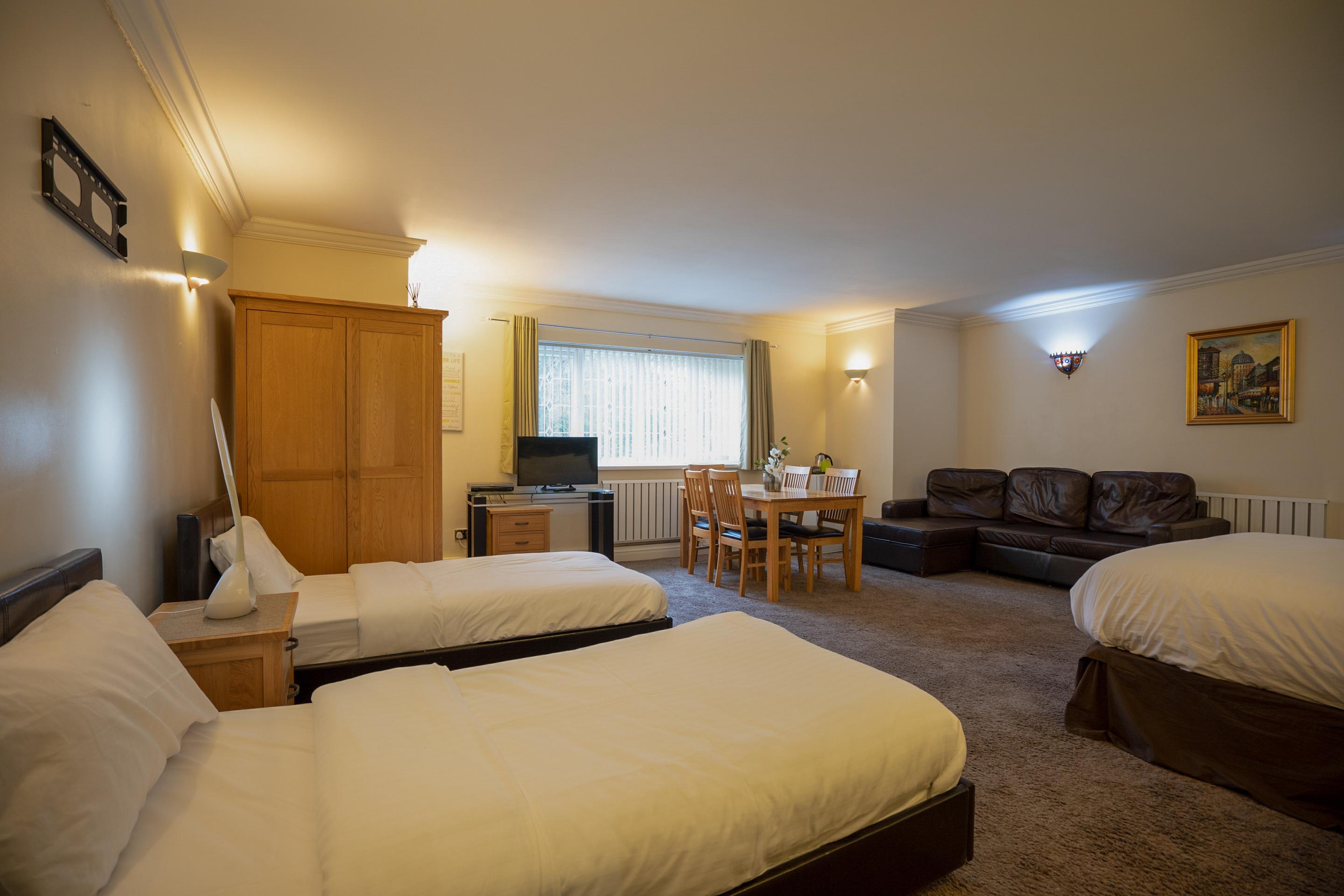 Oyo Oakcroft Guest House Manchester Airport Ringway エクステリア 写真