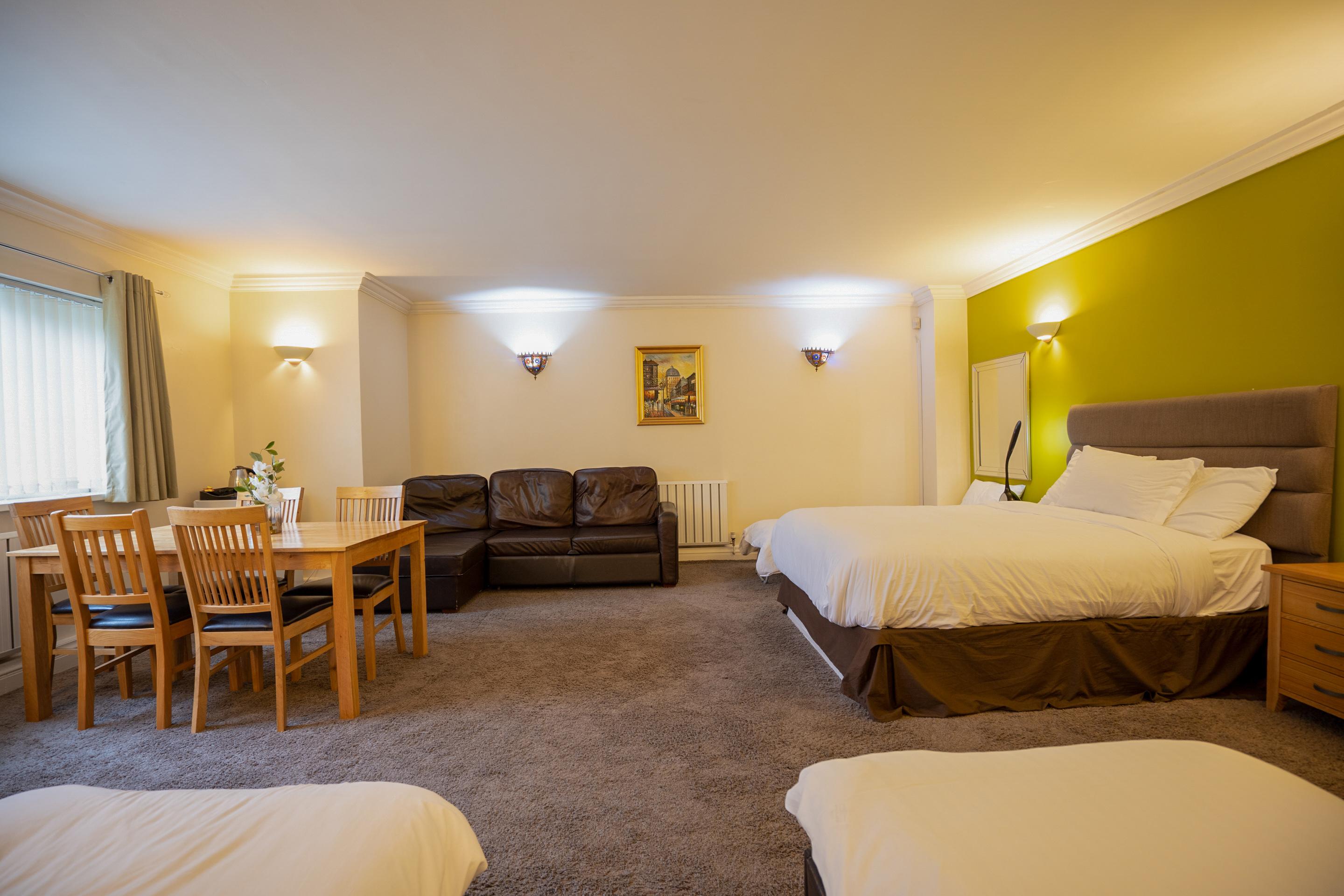 Oyo Oakcroft Guest House Manchester Airport Ringway エクステリア 写真