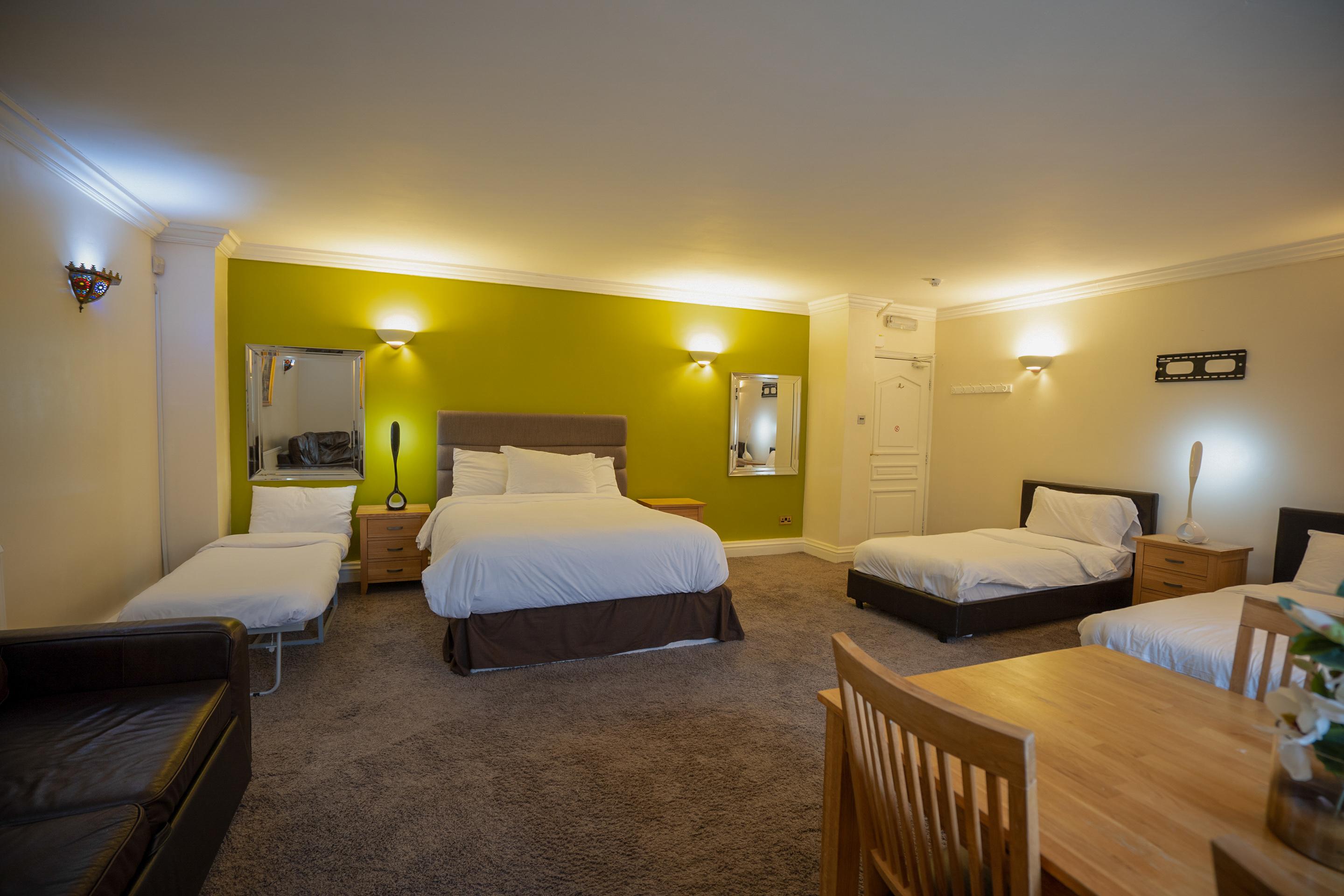 Oyo Oakcroft Guest House Manchester Airport Ringway エクステリア 写真