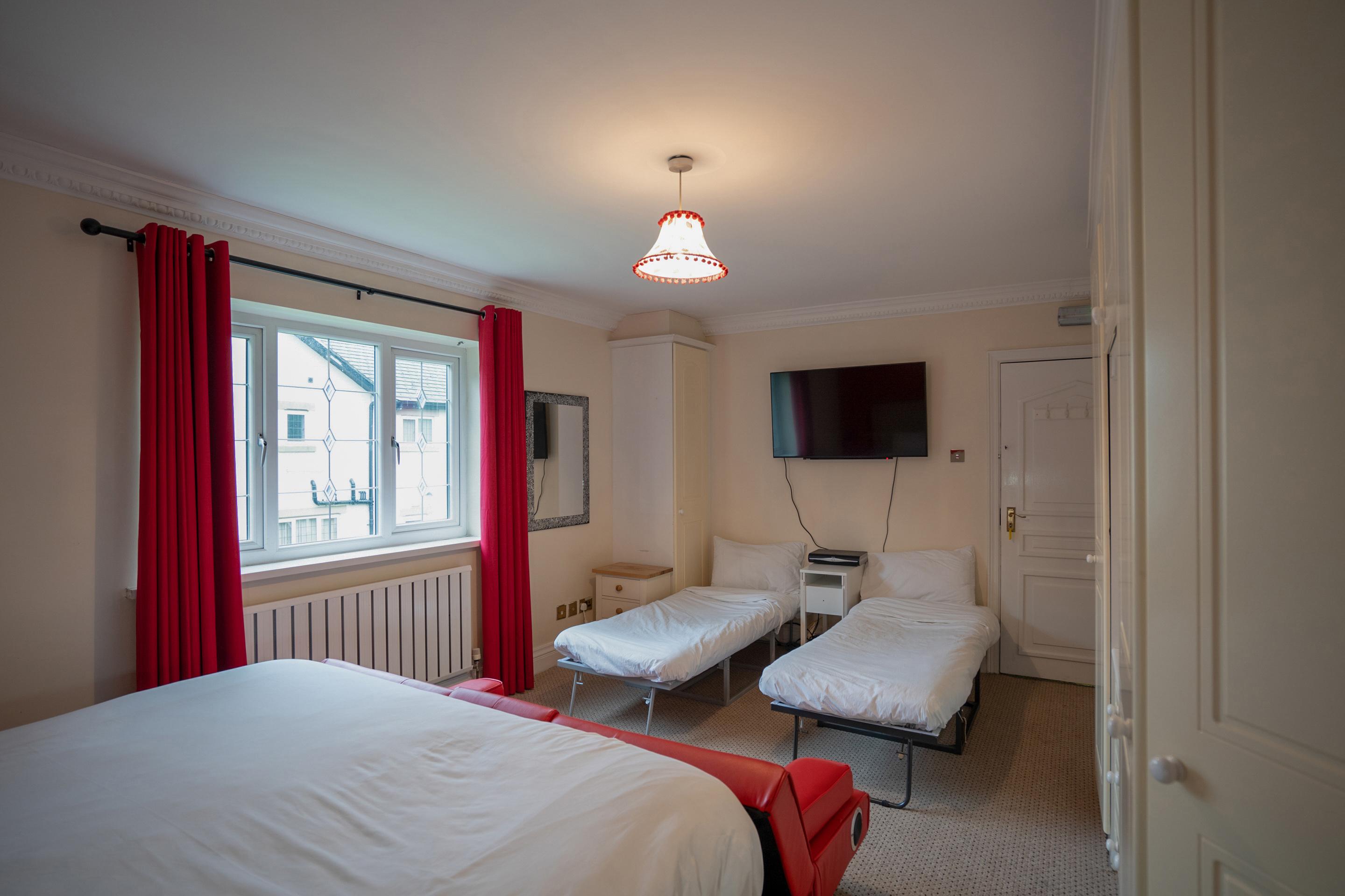 Oyo Oakcroft Guest House Manchester Airport Ringway エクステリア 写真
