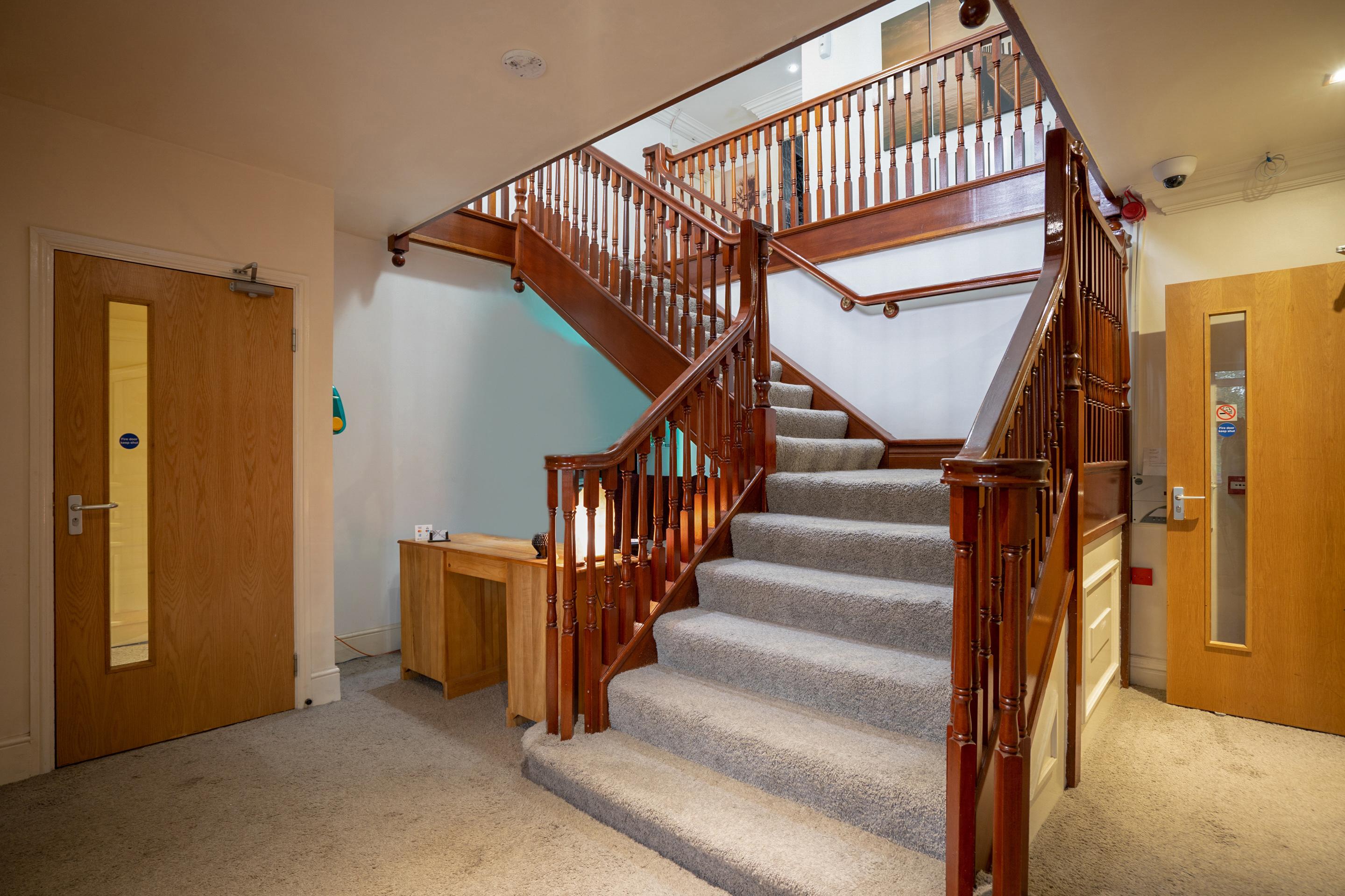 Oyo Oakcroft Guest House Manchester Airport Ringway エクステリア 写真