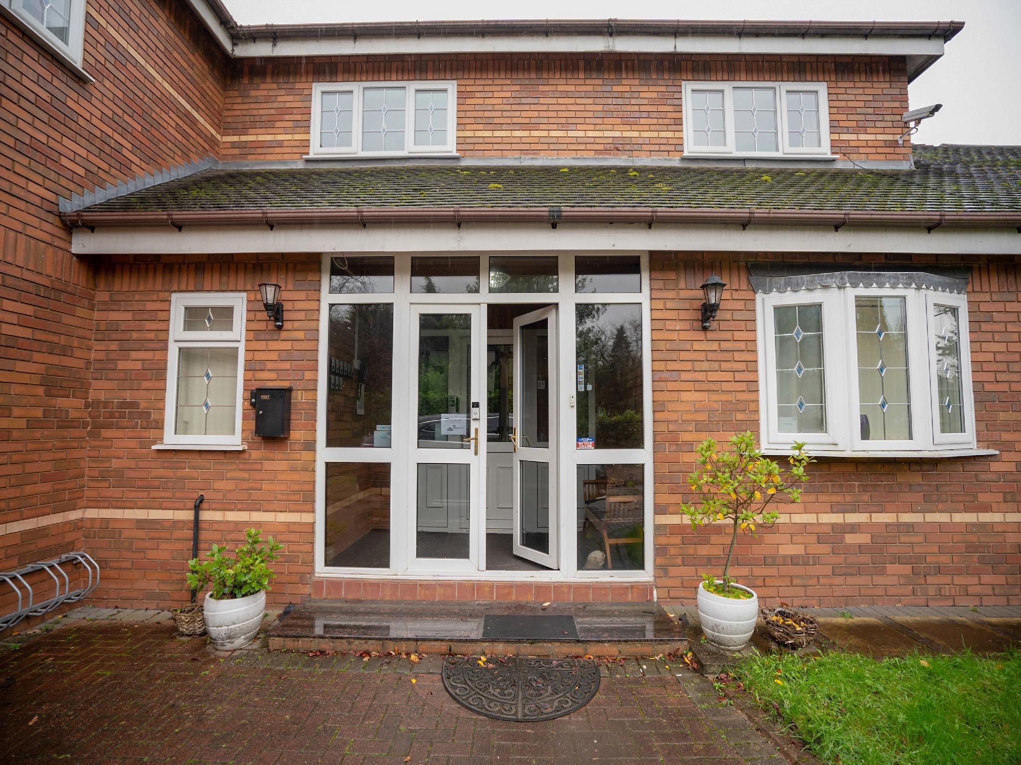 Oyo Oakcroft Guest House Manchester Airport Ringway エクステリア 写真