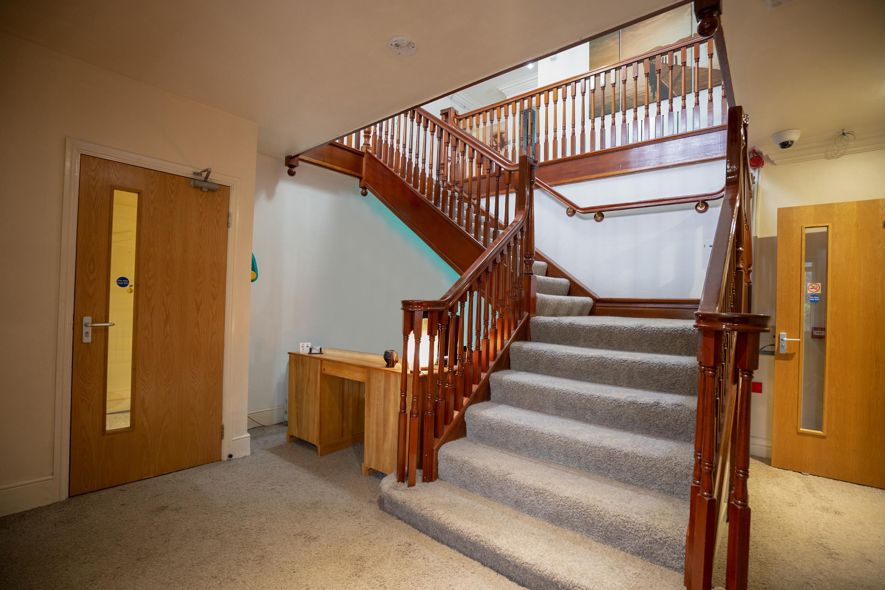 Oyo Oakcroft Guest House Manchester Airport Ringway エクステリア 写真