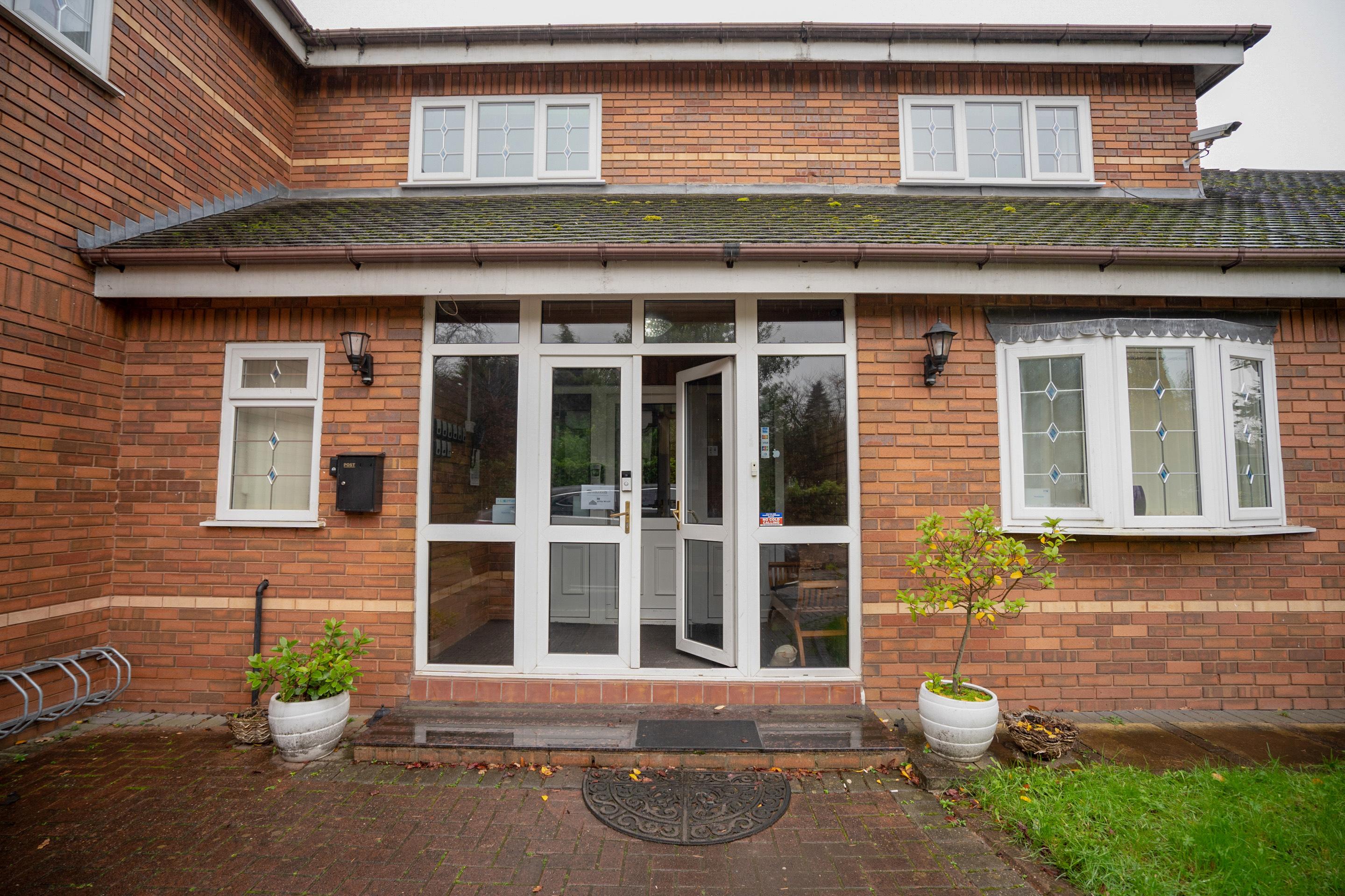 Oyo Oakcroft Guest House Manchester Airport Ringway エクステリア 写真